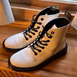 Practically new dr martens boots white size 8